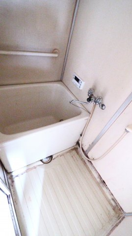 山手5丁目倉庫付戸建の浴室