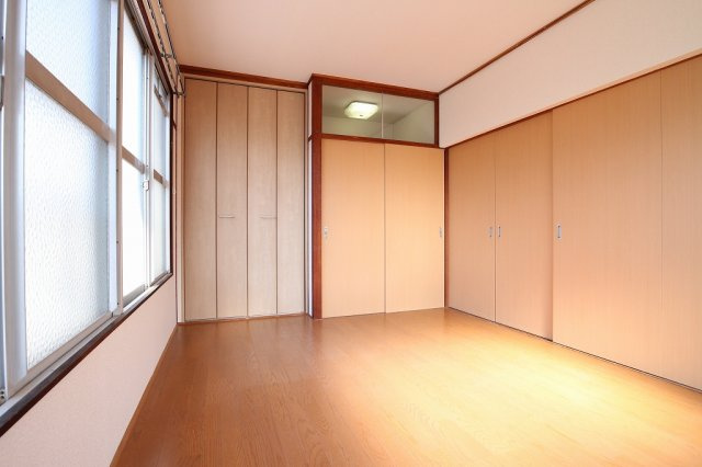 森マンションの寝室