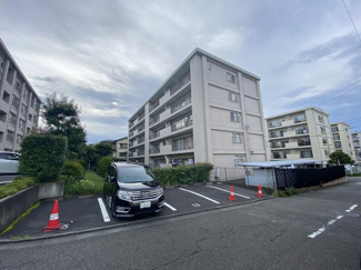 【外観】 | 南東角部屋につき採光・風通し良好です。
独立性の高い洋室は子供部屋、書斎など多目的利用が可能。