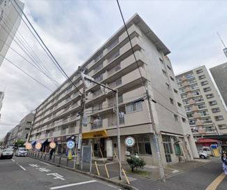 【外観】 | 京浜東北線「根岸」駅徒歩2分！駅近ならではの便利な住環境も魅力的です。
南西角部屋につき廊下側も人通りが少なくプライバシーを保てます♪