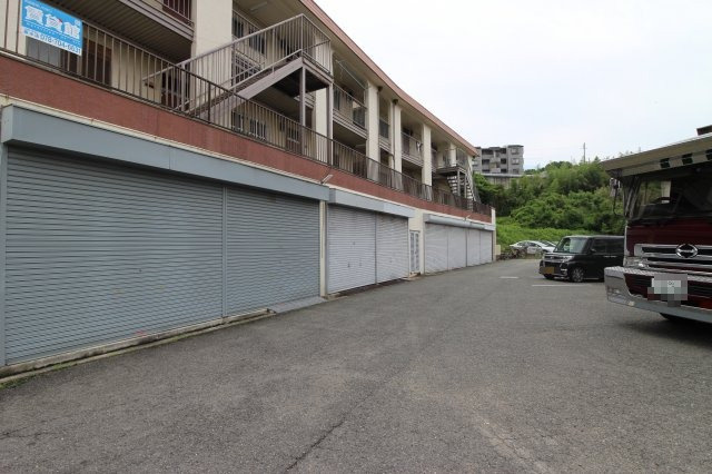 林コーポラスの駐車場