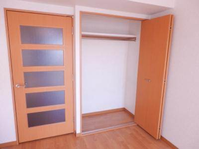 VILLA MARY 五条(旧：ビクトワール五条壬生)の収納|クローゼット