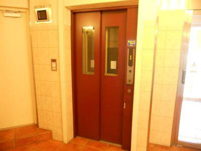 VILLA MARY 五条(旧：ビクトワール五条壬生)のその他共用部分|ＴＶモニター付エレベーター