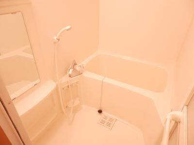 VILLA MARY 五条(旧：ビクトワール五条壬生)の浴室|浴室乾燥機能付バス