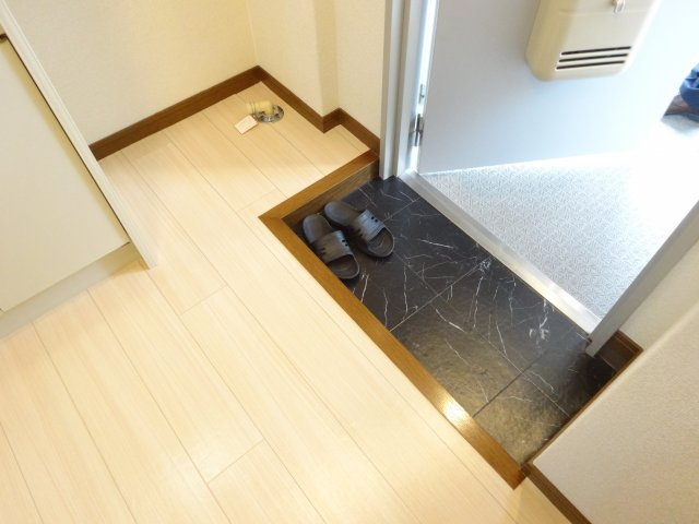 フォレスタ南貴望ケ丘の玄関