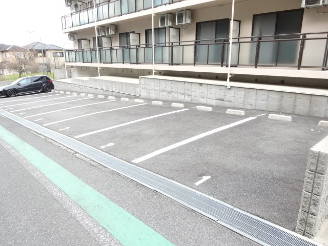 フォレスタ南貴望ケ丘の駐車場