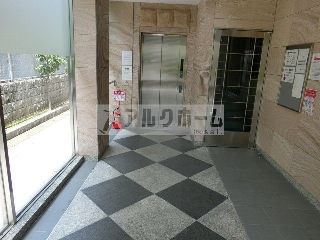 パレフルールのエントランス|パレフルール（柏原市本郷）　エントランス