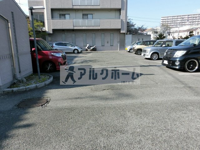 パレフルールの駐車場|パレフルール（柏原市本郷）　駐車場