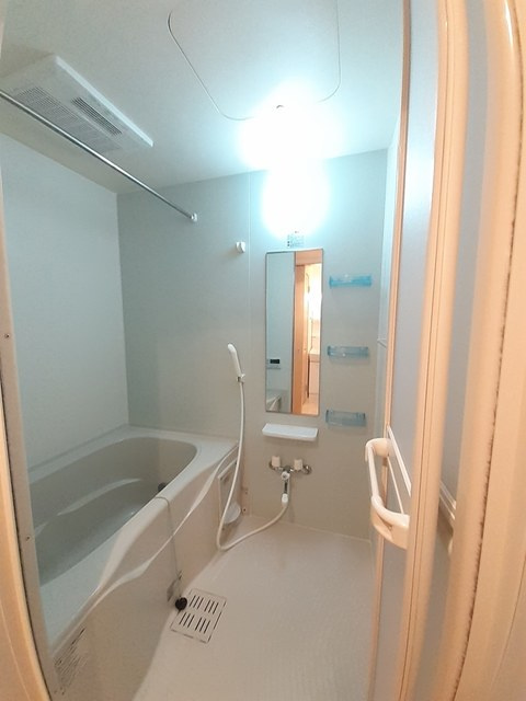 アイリス　Ａの浴室