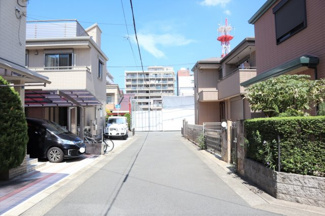 【前面道路含む現地写真】