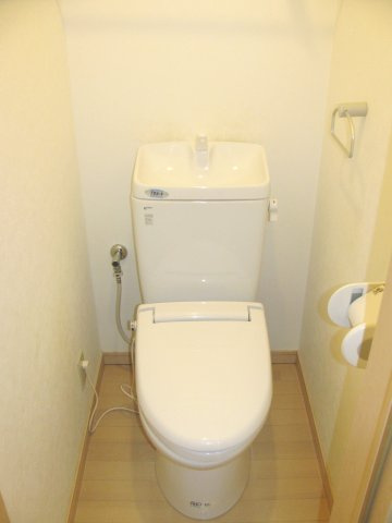 カーサオカⅡのトイレ|※写真は同タイプの別室になります