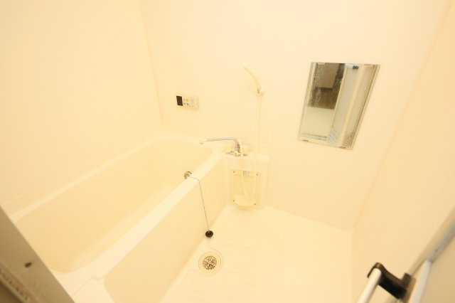 ヴァンベール新舞子の浴室