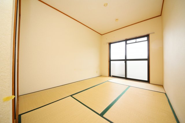 ヴァンベール新舞子の和室