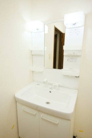ヴァンベール新舞子の独立洗面台