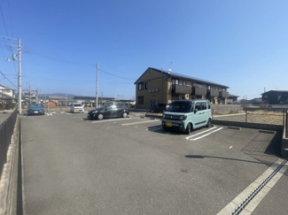 【駐車場】