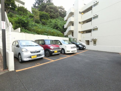 【駐車場】 | アンバサダー横浜松見町 | 平置き駐車場