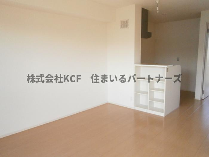 リーベンルーチェⅡの居間・リビング|ゆったり過ごせる居間です