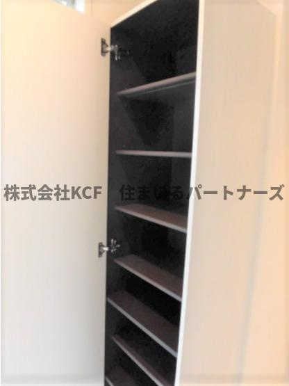 プログレスⅠA棟の玄関|落ち着いた玄関です