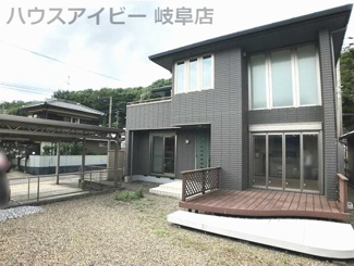 【外観】 | 岐阜市前一色　リフォーム済み中古住宅　築13年　敷地面積96坪の6LDK　お車スペース3台以上可能！！