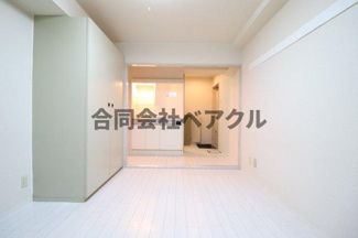 【居間・リビング】 | ファーストコート御所室町 | ゆったりとした居間です