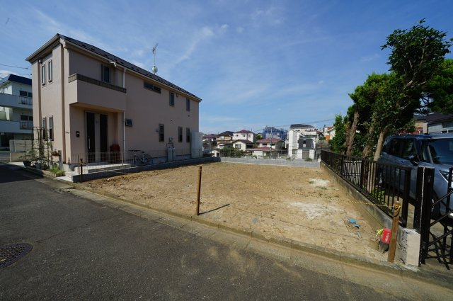 全居室南向き！ＬＤＫ１８．３帖の３ＬＤＫ。カースペース２台♪保土ヶ谷区法泉1丁目　新築戸建の外観|全居室6帖以上の大型3LDKのお住まいです。