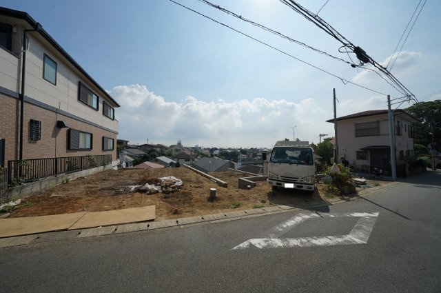 保土ヶ谷駅徒歩圏の閑静な住宅街！リビングイン階段仕様の４ＬＤＫ♪保土ヶ谷区霞台　全３棟新築戸建の外観|子育て世帯にもうれしい緑豊富なエリアです。