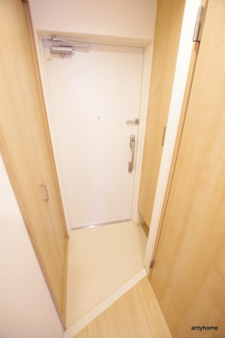 フォーリアライズ南堀江ヴィータ 仲介手数料無料の玄関