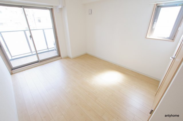 フォーリアライズ南堀江ヴィータ 仲介手数料無料の寝室