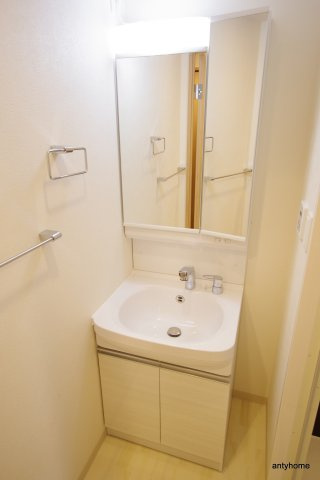 フォーリアライズ南堀江ヴィータ 仲介手数料無料の洗面所