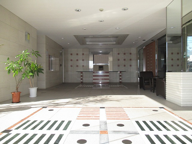 アルファステイツ北本町Ⅲのエントランス