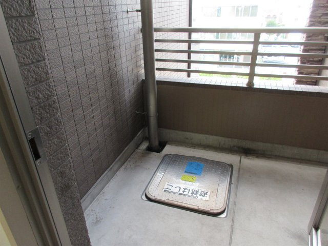 ROYAL SESSIONSのバルコニー|ROIYAL SESSIONS(ロイヤルセッションズ)