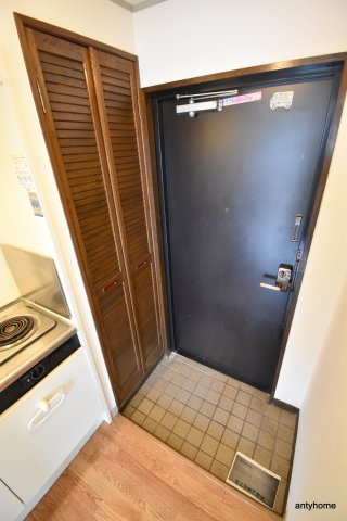 江坂ハイツ8　仲介手数料無料の玄関