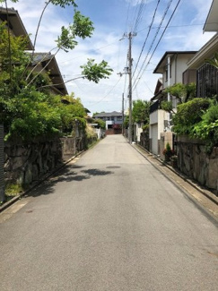 【前面道路含む現地写真】