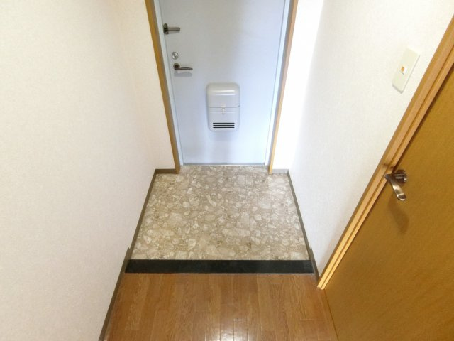 ラフォレグラースの玄関