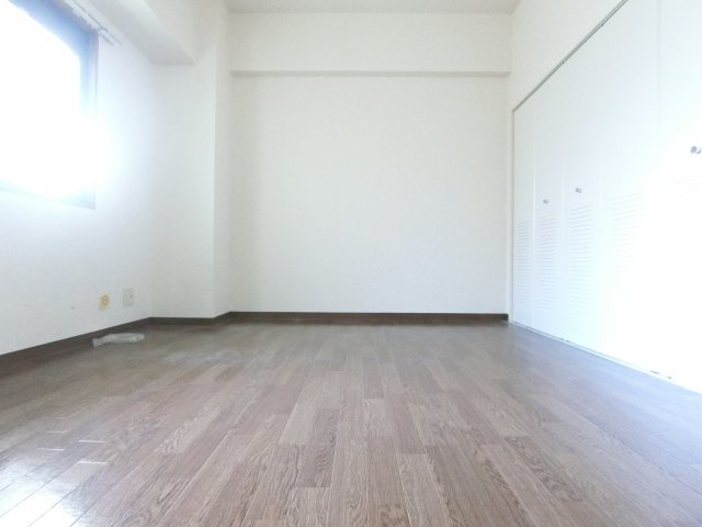 ラフォレグラースの洋室