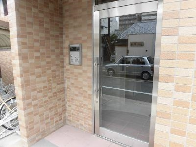 ファーストコート五条若宮（旧アルス若宮）のエントランス|オートロック