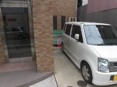 ファーストコート五条若宮（旧アルス若宮）の駐車場