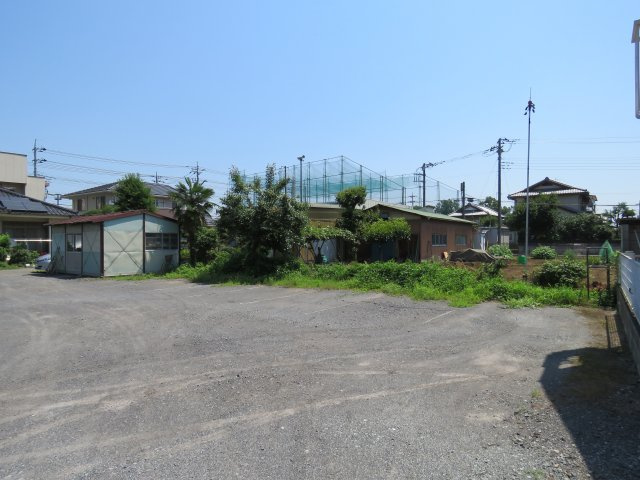 ニューメゾン上戸の駐車場