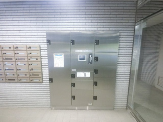 【その他共用部分】 | 不在時にもお荷物が受け取れる宅配ボックスです。