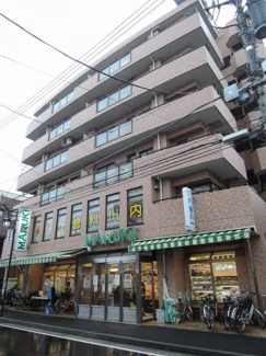 【外観】 | 最上階・南西角部屋につき採光・風通し良好！上階からの生活音もなく戸建感覚を味わえます。
洋室6.0帖の引戸を開放してリビングとしてもお使いできます♪
