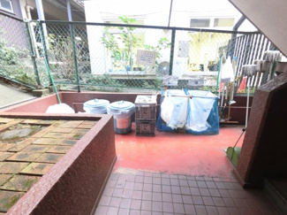 【その他共用部分】 | ゴミ置き場です。
敷地内にあるのでゴミ出しが楽ちんです。