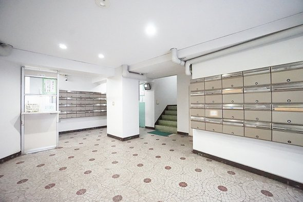共和マンション　（川崎区池田1丁目）のエントランス|ゆとりのあるエントランスです