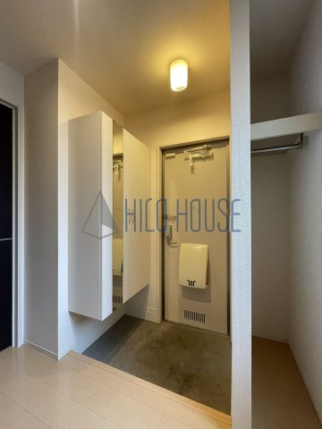 コージーハウスAの玄関