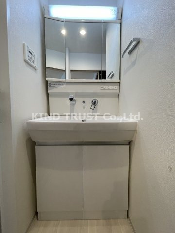 アザレア梅田の洗面所|広い洗面スペース