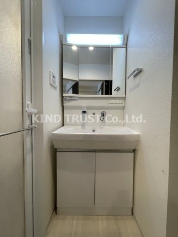 アザレア梅田の洗面所|脱衣スペースもあります