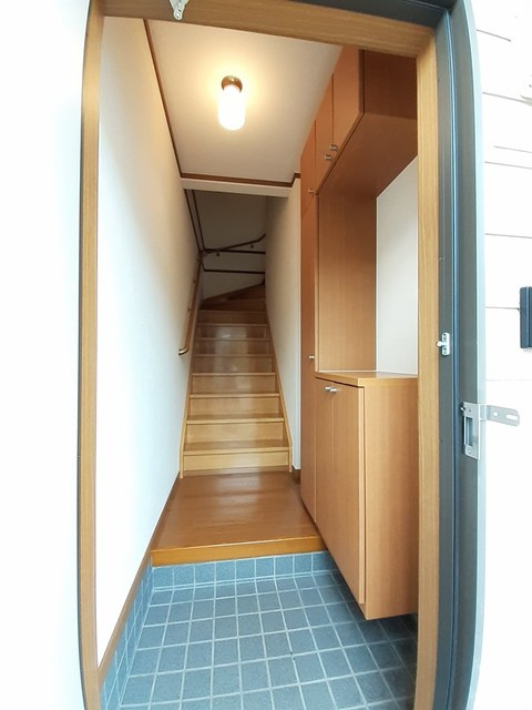 サンシャイン三永の玄関