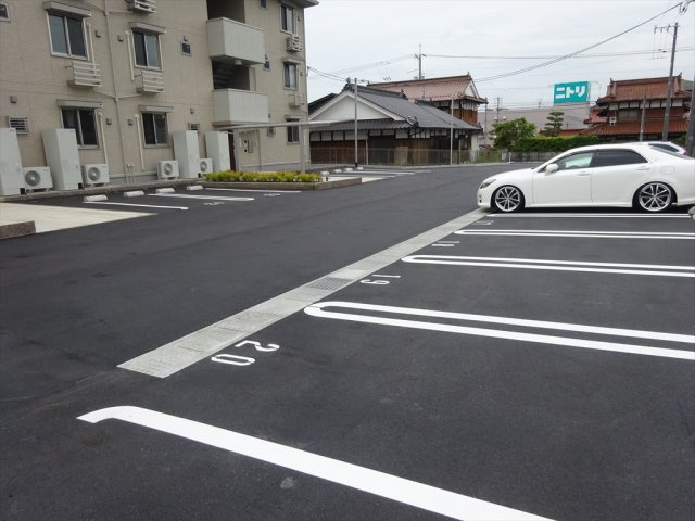フリージアの駐車場