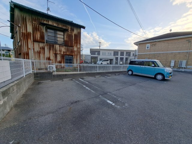 カーサ・ヴィオラの駐車場