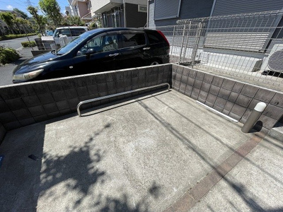 【その他共用部分】 | ラルーチェB | 敷地内に駐輪場を完備しています！荷物が重いときに自転車があれば助かりますね！