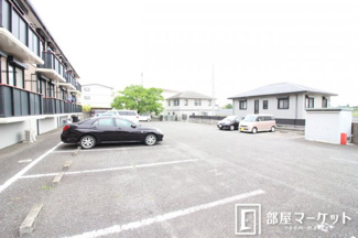 【駐車場】
